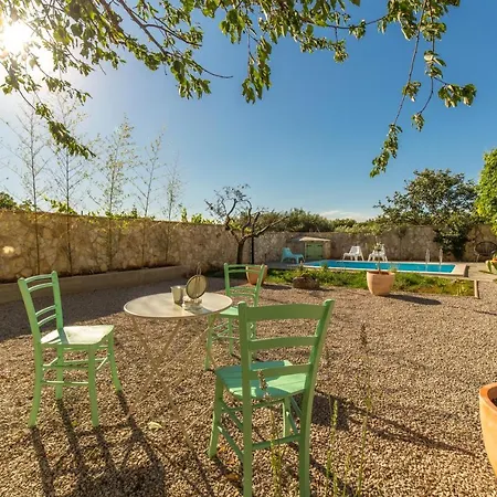 Вилла Villa With 3 Bedrooms In Mrgani With Private Pool Enclosed Garden And Wifi 17 Km From The Beach