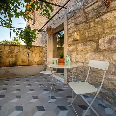 Вилла Villa With 3 Bedrooms In Mrgani With Private Pool Enclosed Garden And Wifi 17 Km From The Beach *